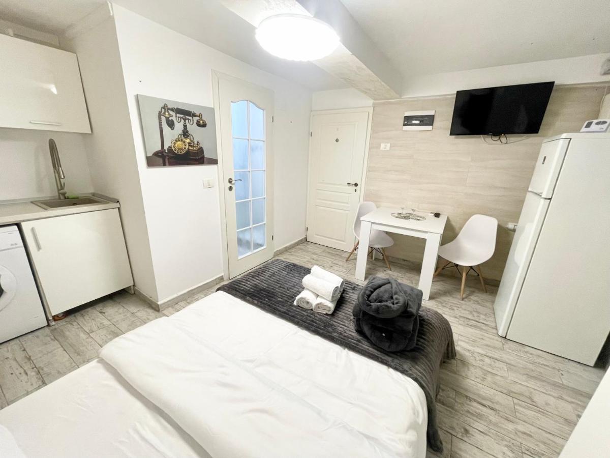 Metropolitan Retreat Apartament Bucureşti